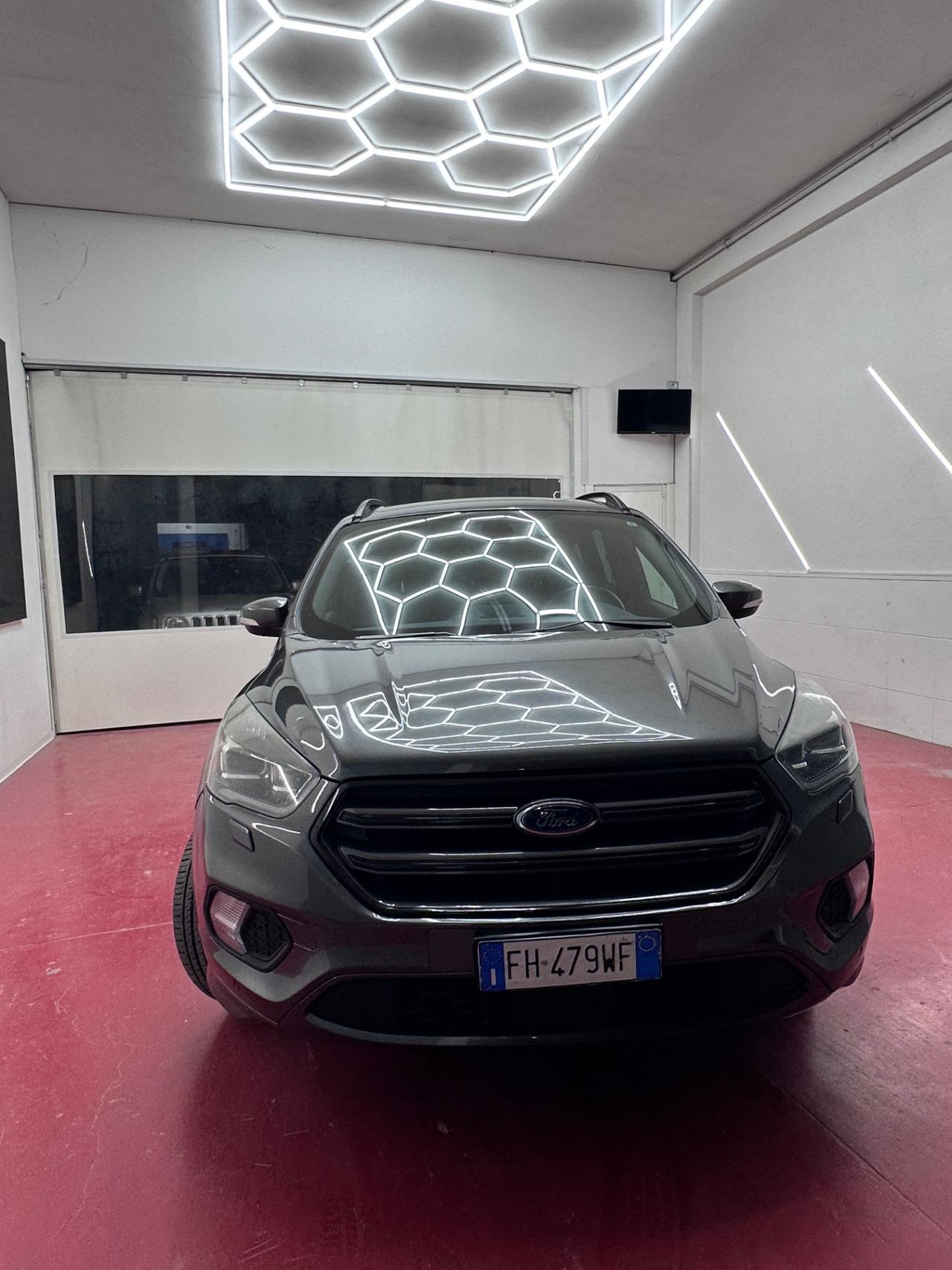 Ford Kuga 1.5 TDCI 120 CV S&S 2WD ST-Line