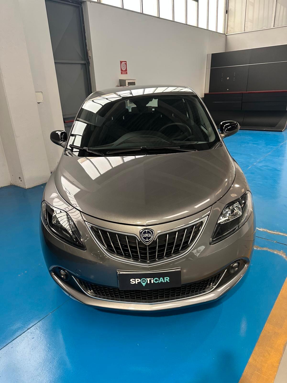 Lancia Ypsilon 1.0 FireFly 5 porte S&S Hybrid Platino