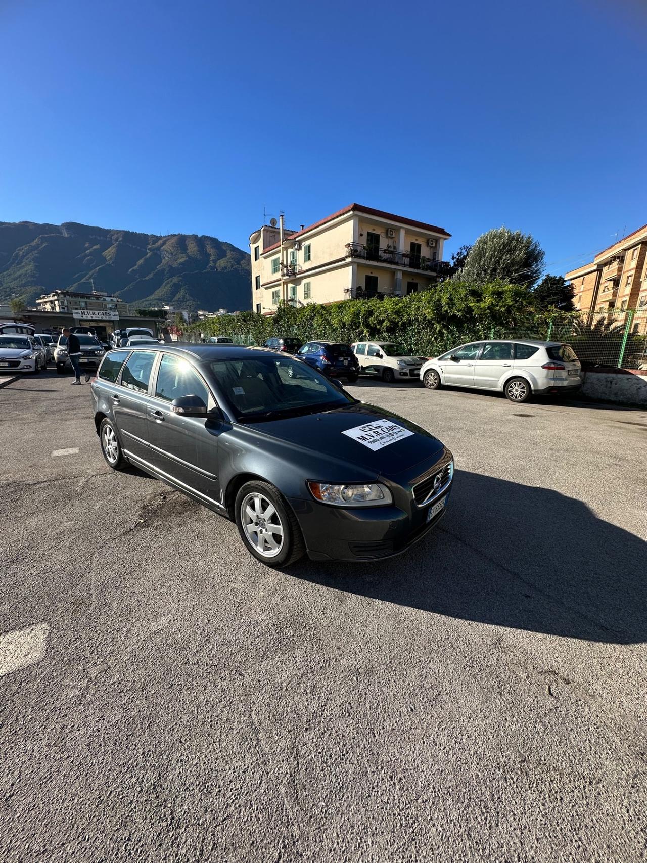 Volvo V50 D2 R-design