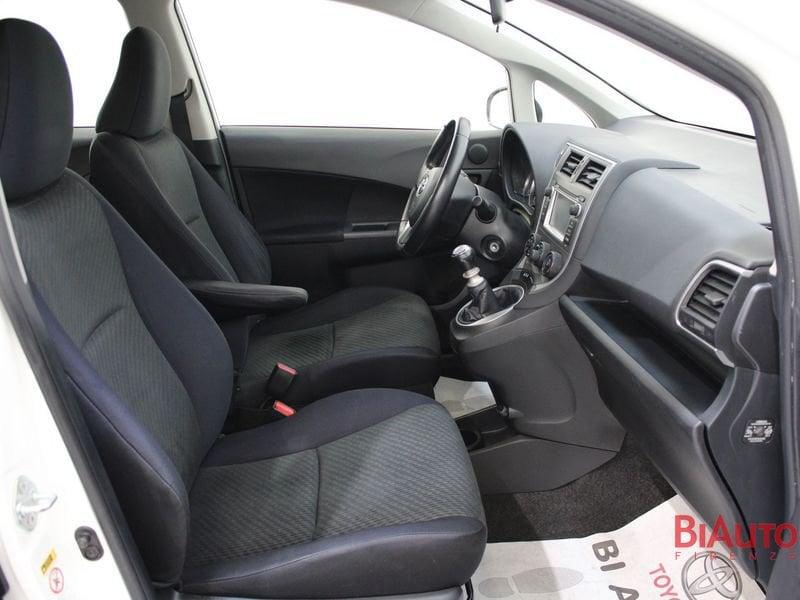 Toyota Verso-S Verso-S 1.3 MT