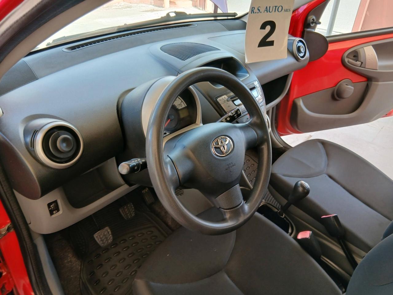 TOYOTA Aygo 1.0b 5p soli km114000 full 05