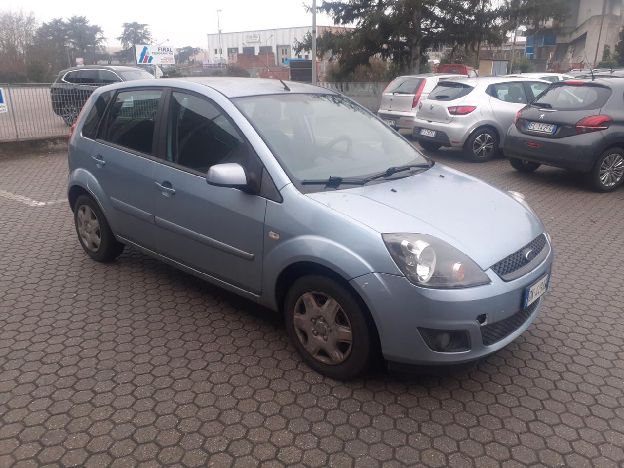 Ford Fiesta 1.2 16V 5p. Ghia