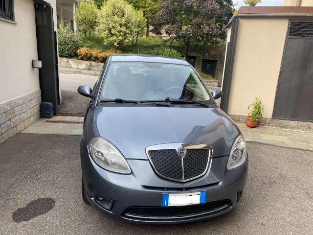 Lancia Ypsilon 1.2 Argento - Neopatentati