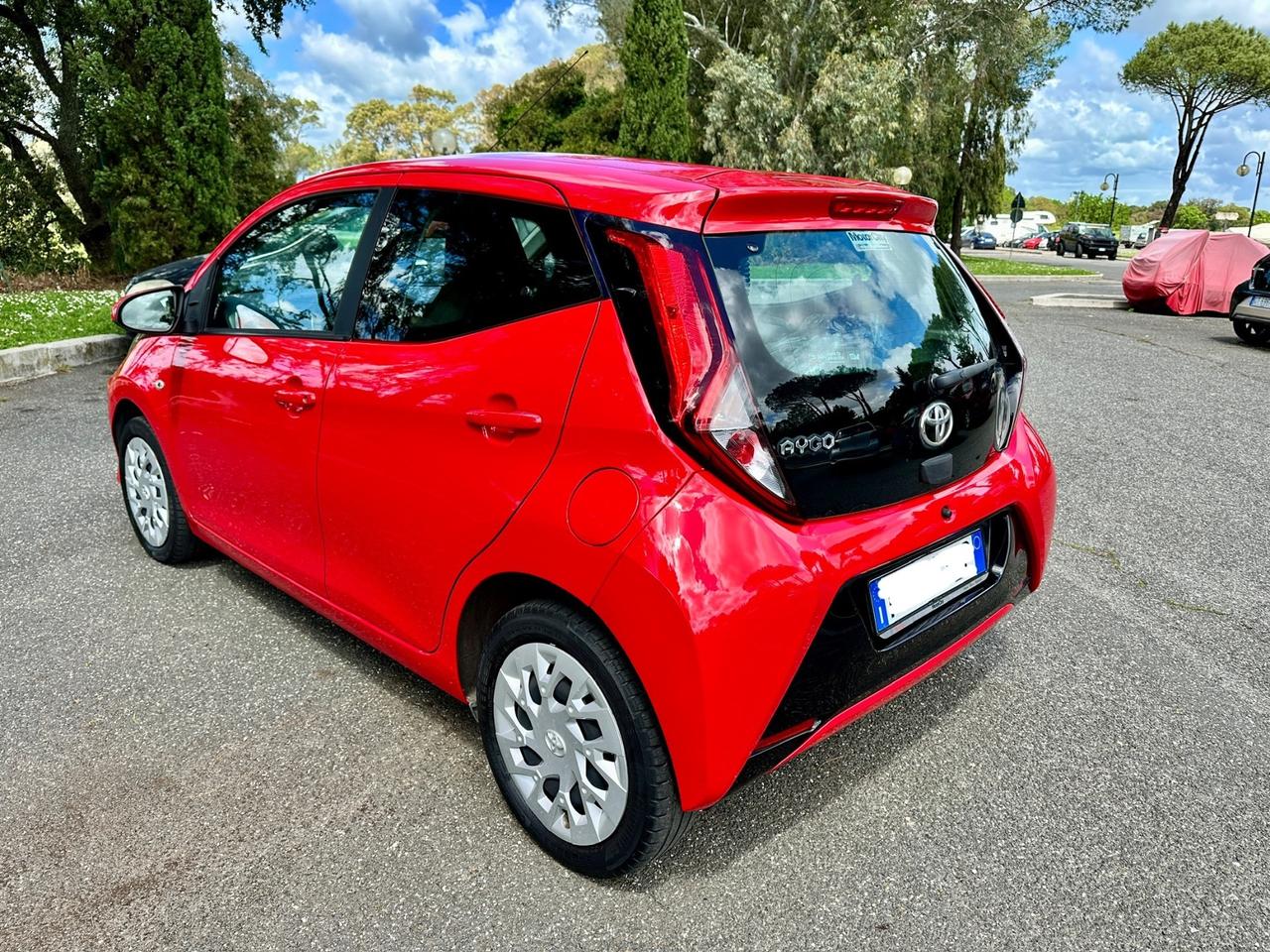 Toyota Aygo 1.0 VVT-i 72 CV 5 porte x-play Bluetooth touch RADAR