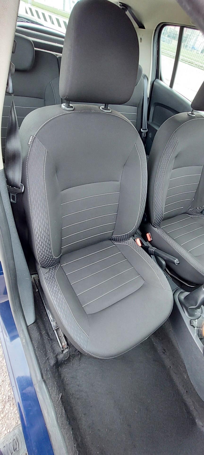 DACIA SANDERO 1,0 GPL DI SERIE CASA MADRE 100 CV TELEFONO X NEOPATENTATI IMPECCABILE