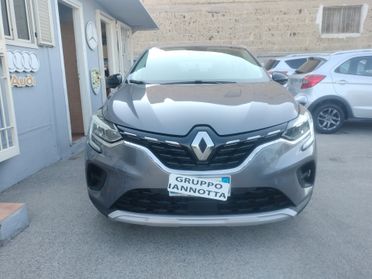 Renault Captur 1.5 DCI 116 C.V. CAMBIO AUTOMATICO NAVIGATORE FARI FULL LED SOLI KM 96230 GARANZIA 12 MESI