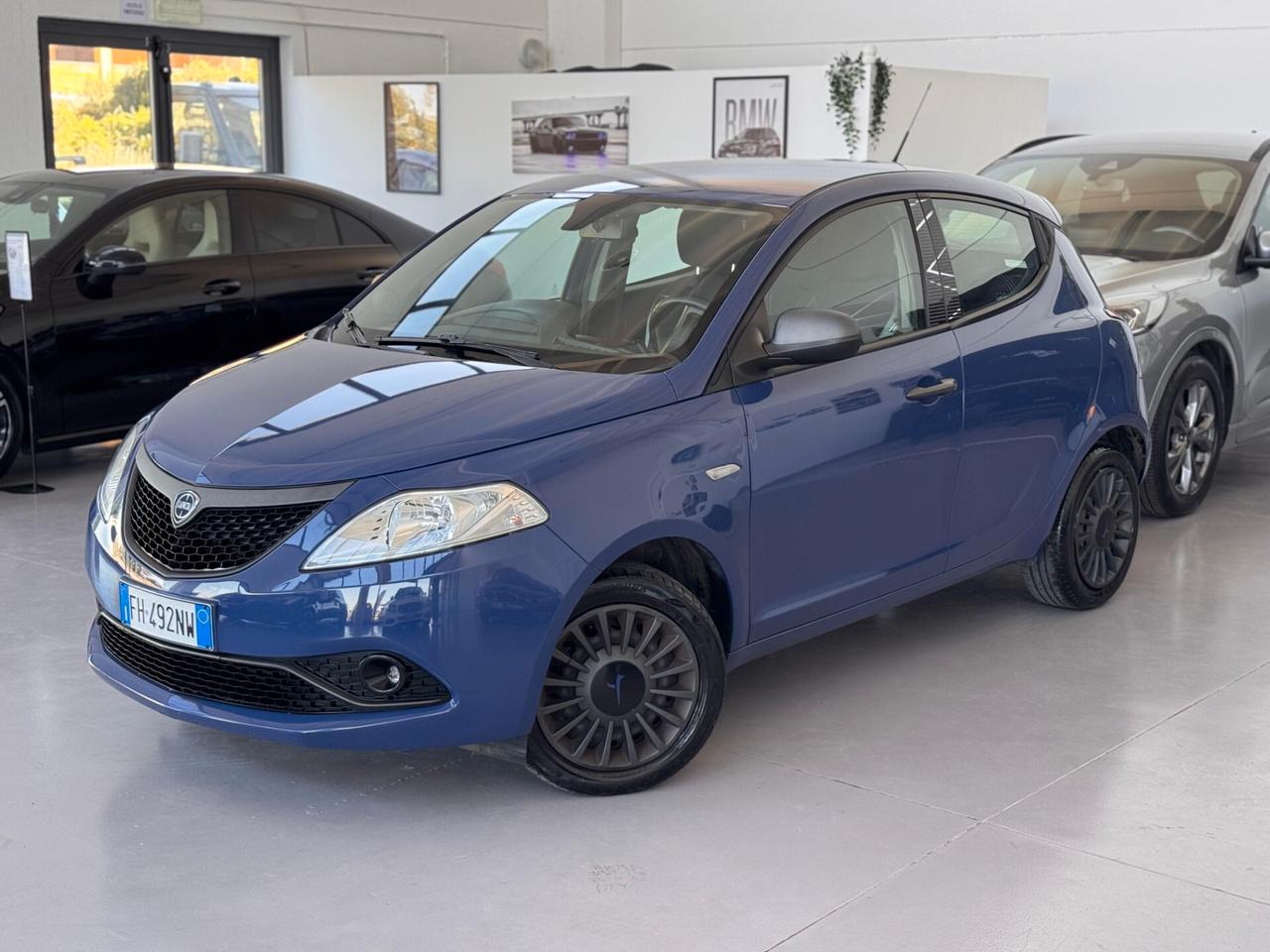 Lancia Ypsilon 1.2 69 CV 5 porte Gold