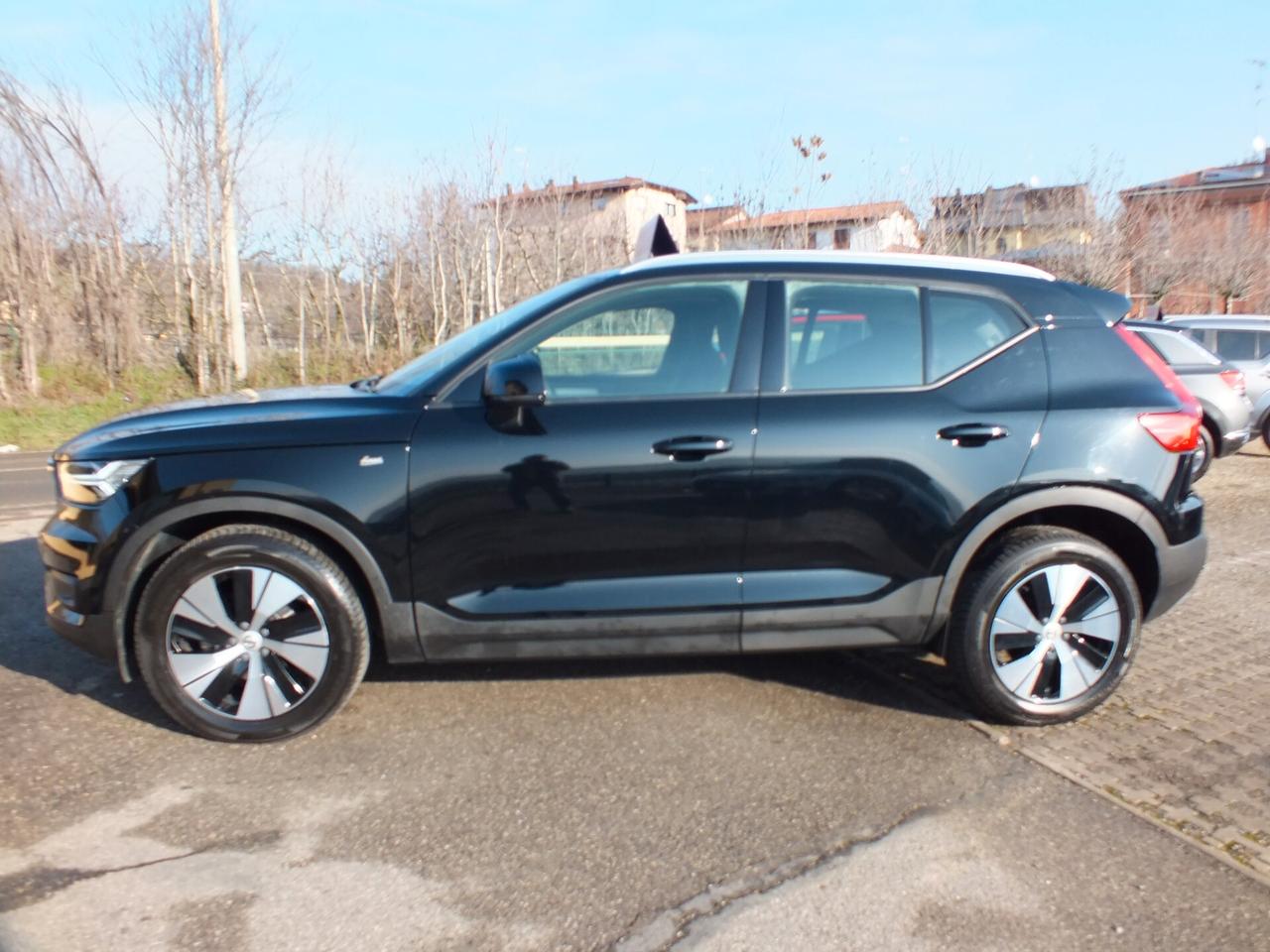 Volvo XC40 D3 150 CV AUTOCARRO N 1 IVA DETRAIBILE.