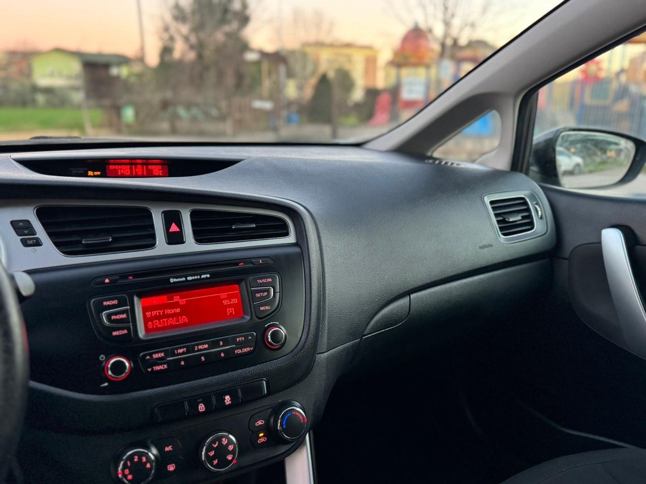 Kia Ceed 1.4 GPL SW Cool