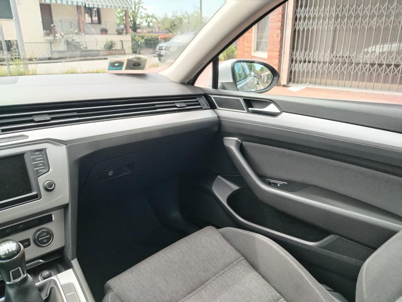 Volkswagen Passat Comfortline 1.6 TDI