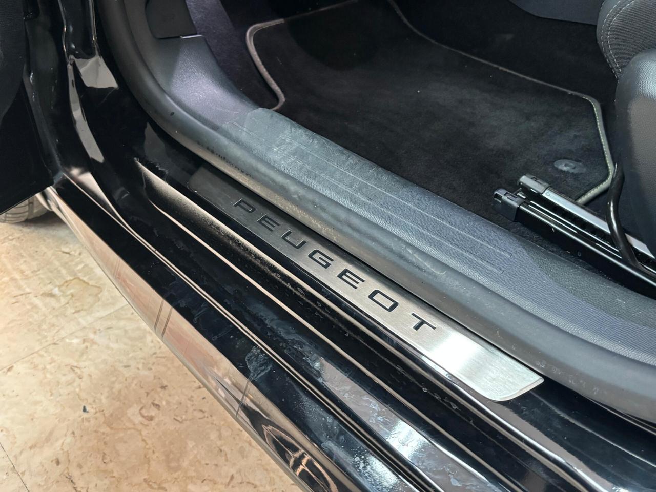 Peugeot 208 1.2 100CV 5 porte GT Plus