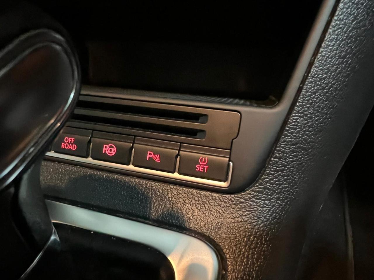 Volkswagen Tiguan 2.0 16V TDI DPF tiptronic Track & Field (28°)