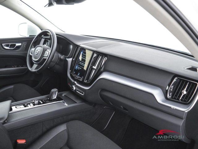 VOLVO XC60 B4 (d) AWD Geartronic Business Plus