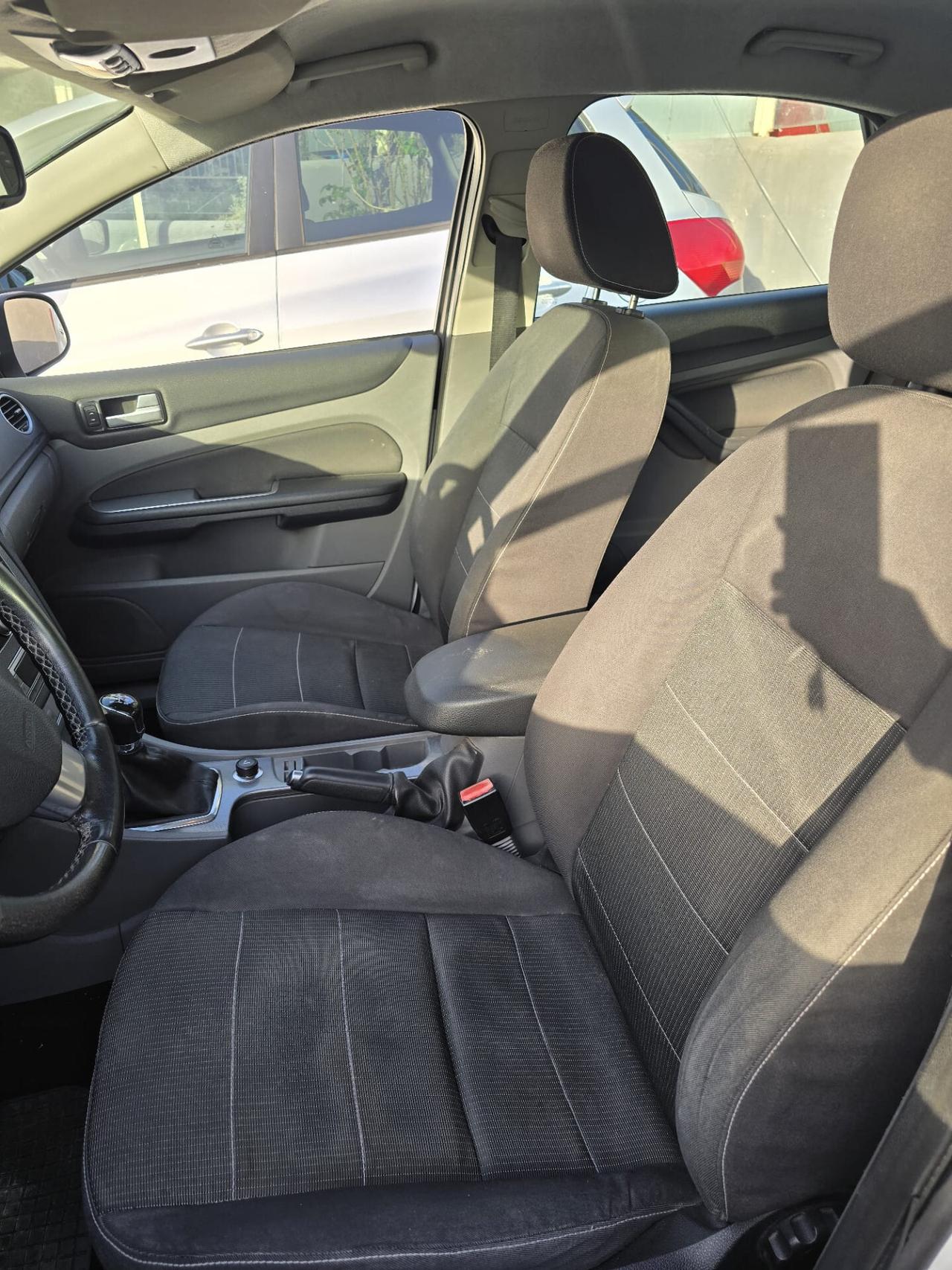 Ford Focus 2.0 (145CV) 5p. Bz.- GPL Tit.