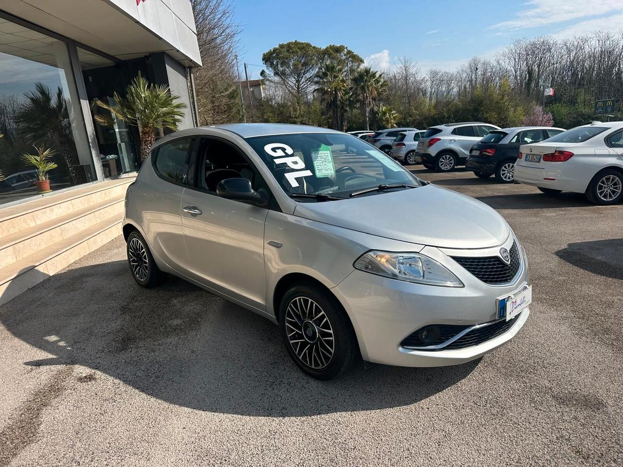 Lancia Ypsilon 1.2 GPL 69 CV 5 porte Platinum NEOPATENTATI