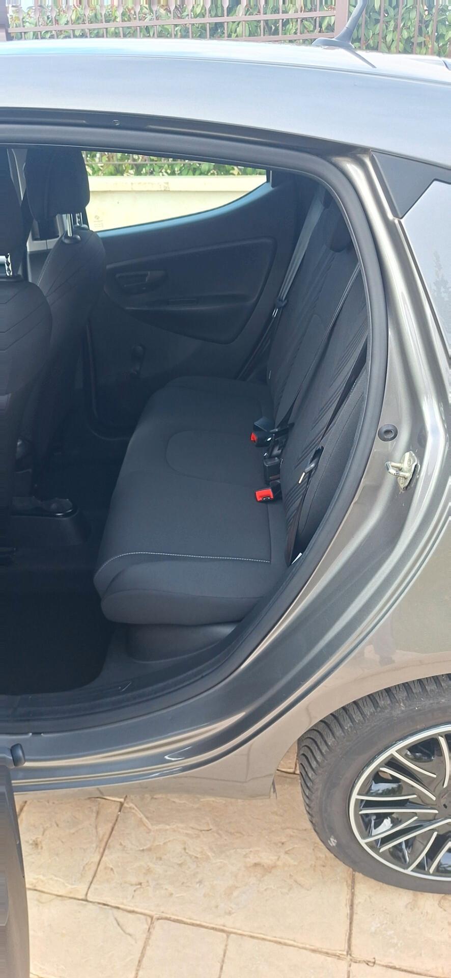 Lancia Ypsilon 1.0 FireFly 5 porte S&S Hybrid Gold Plus