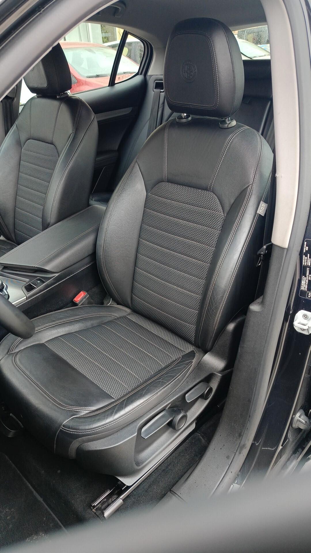 Alfa Romeo Stelvio 2.2 Turbodiesel 180 CV AT8 RWD Super