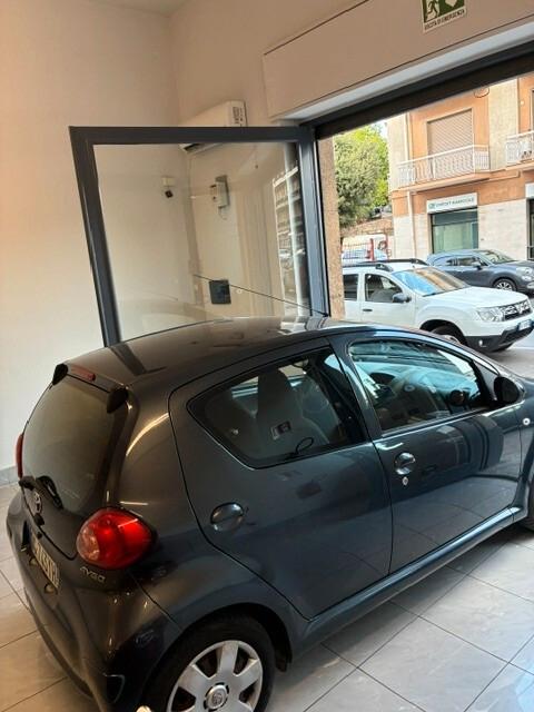 Toyota Aygo 1.0 12V VVT-i 5 porte Sol