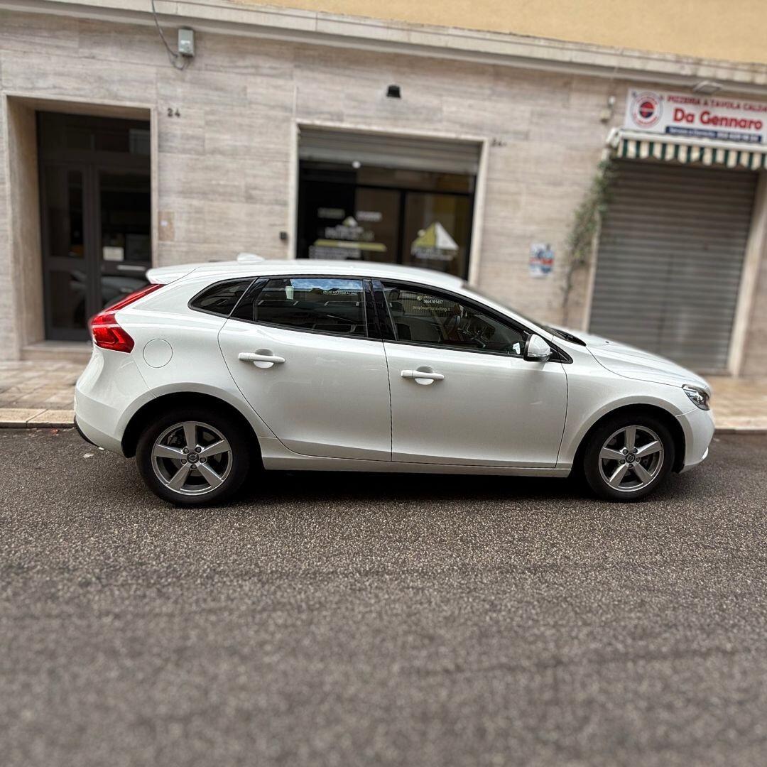 Volvo V40 D2 Business 2016