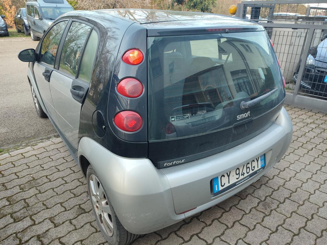 SMART FORFOUR BENZINA TETTO PANORAMICO X NEOPATENTATI