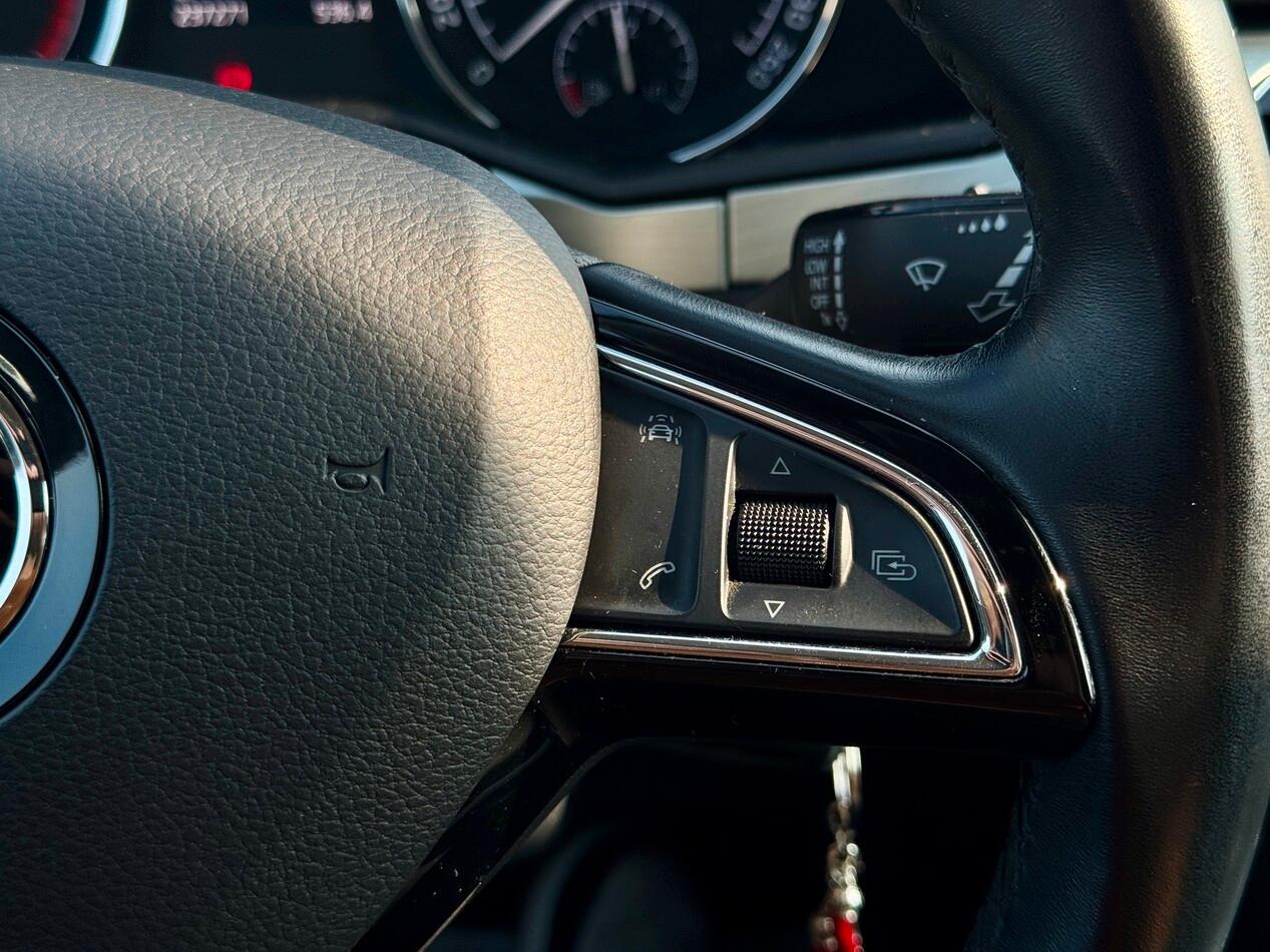 Skoda Superb Wagon Superb wagon 1.6 tdi Ambition