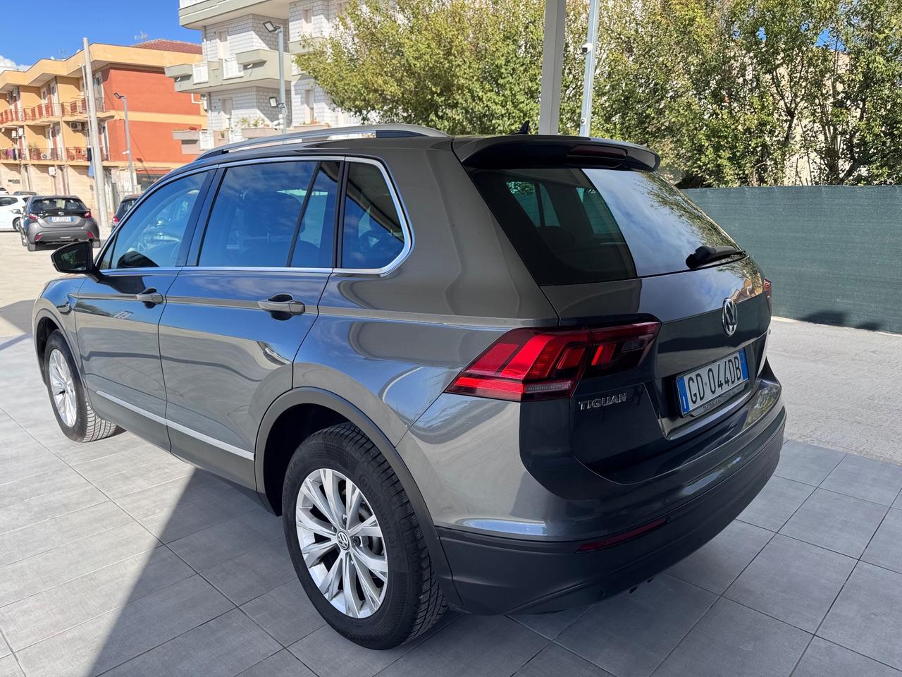Volkswagen Tiguan 2.0 TDI SCR DSG 4MOTION Business BMT
