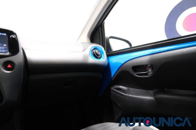 TOYOTA Aygo 1.0 VVT-i 72 CV 5 PORTE X-PLAY MMT NEOPATENTATI