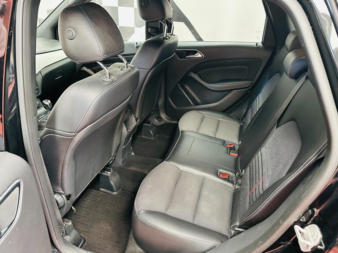 Mercedes-benz B 200d 136cv Night edition Sport F.L