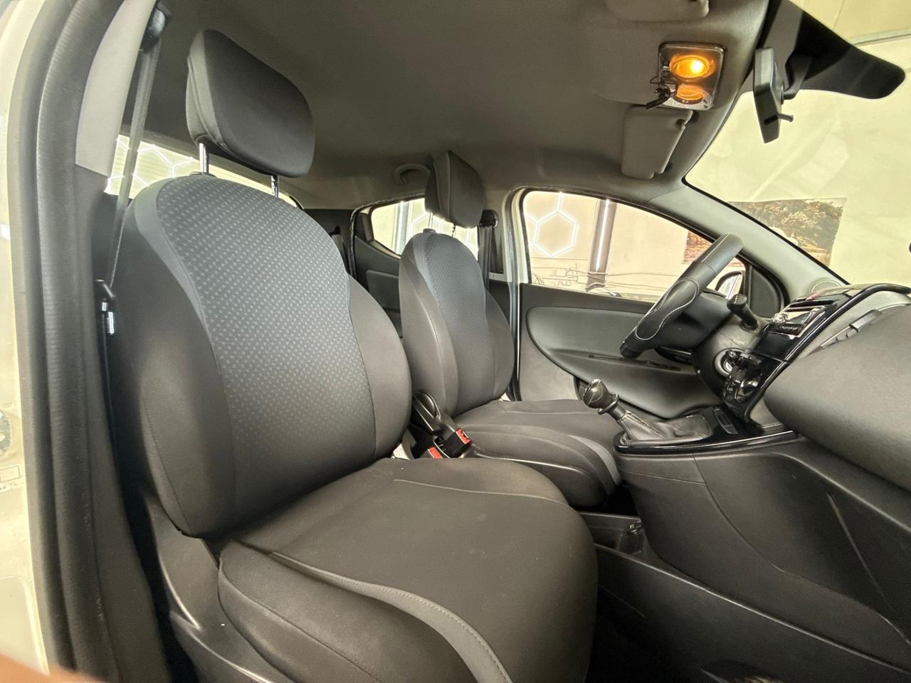 Lancia Ypsilon 0.9 TwinAir 85 CV 5 porte Metano