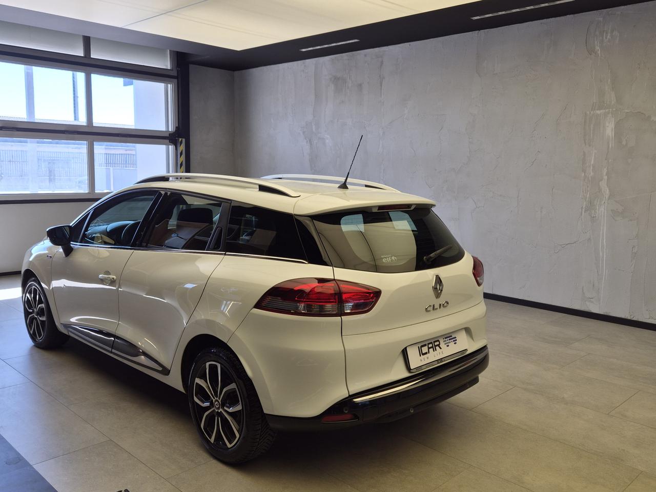 RENAULT Clio Sporter 1.5 dci Moschino Intens 90cv