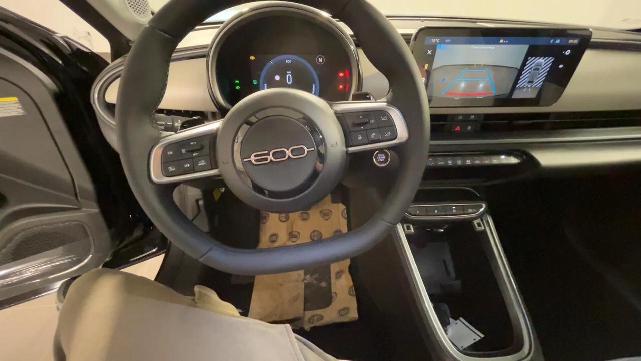 Fiat 600 Hybrid 110 CV DCT MHEV La Prima