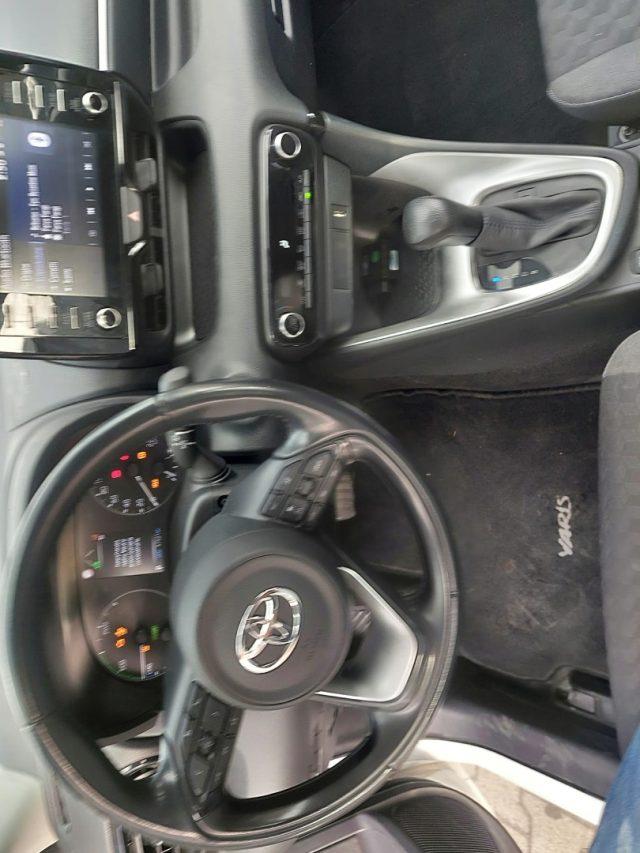 TOYOTA Yaris 1.5 Hybrid 5 porte Business
