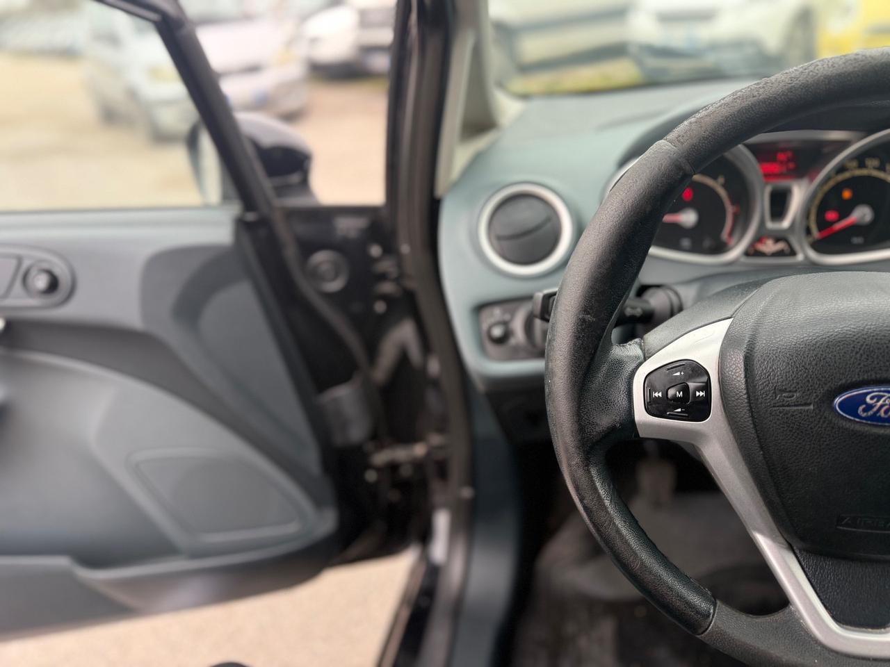 Ford Fiesta 1.4 TDCi 68CV 5 porte Titanium