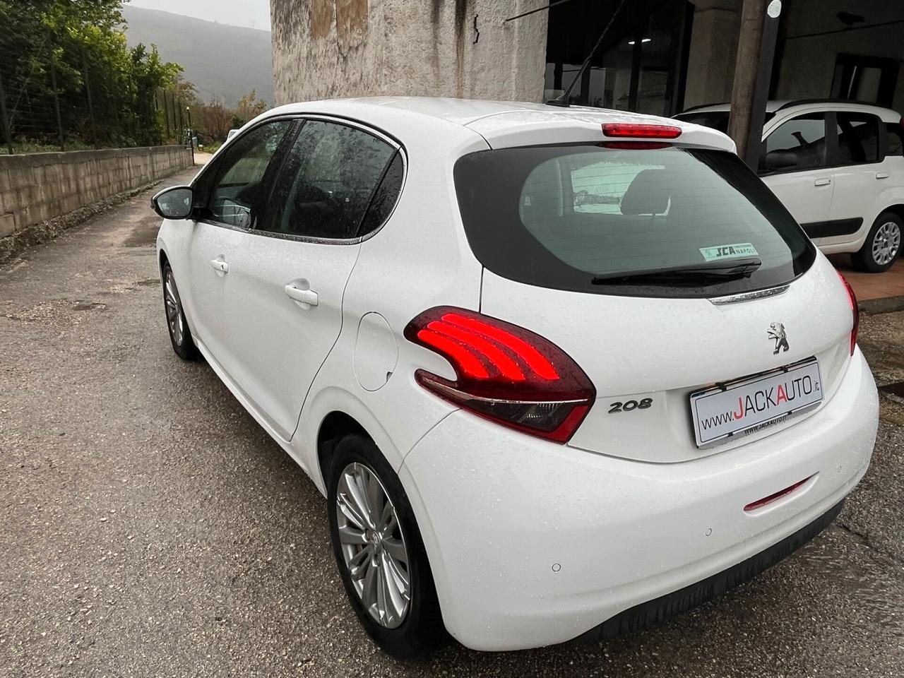 Peugeot 208 PureTech 82 5 porte Allure