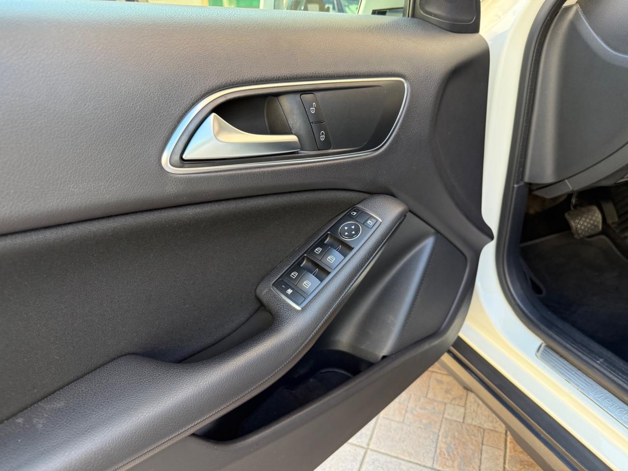 Mercedes-benz GLA 200 GLA 200 d Automatic Business