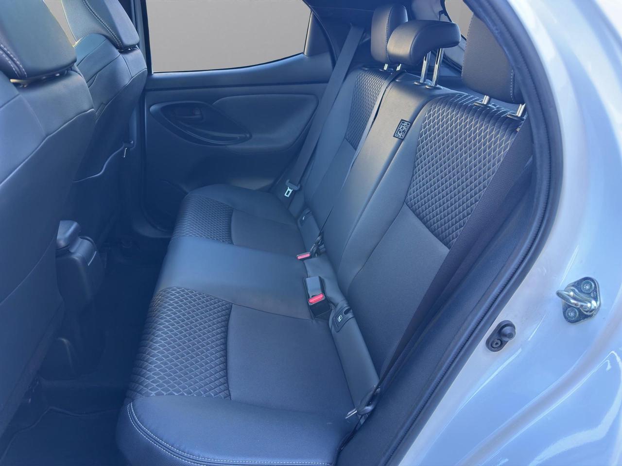 Toyota Yaris 1.5h Lounge