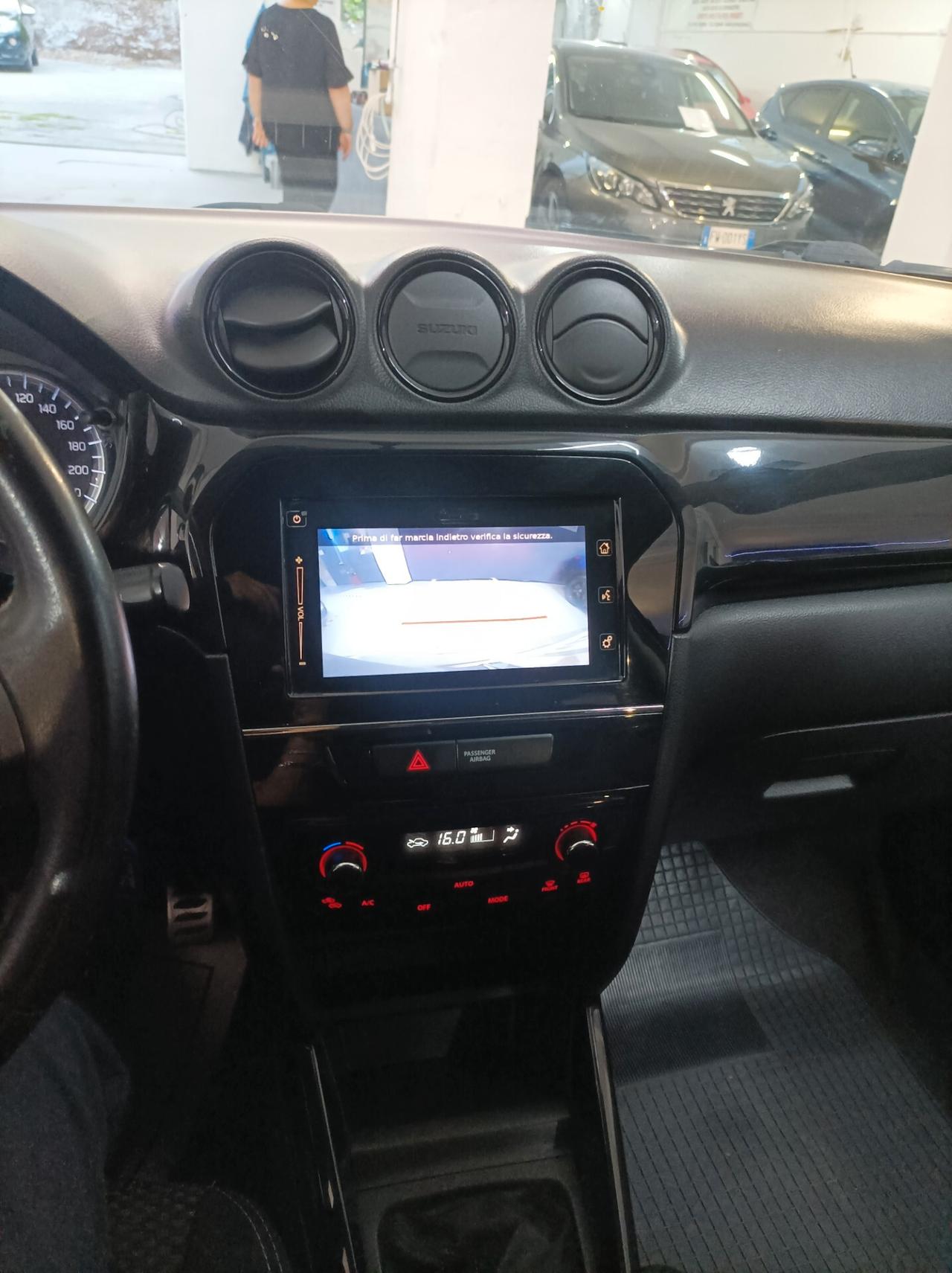 Suzuki Vitara 1.6 DDiS V-Top-2016-Distr OK 4X2