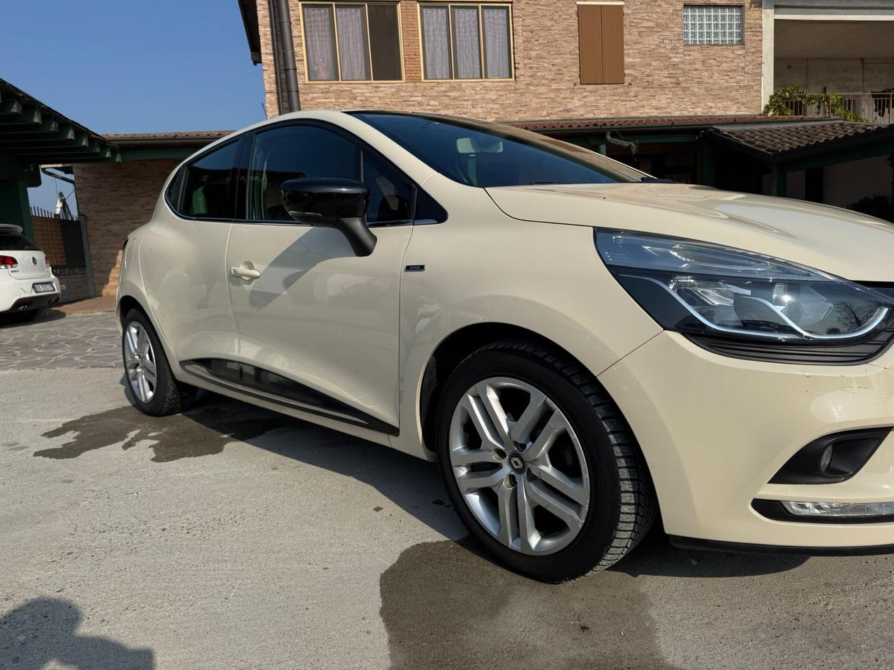 Renault Clio dCi 8V 75 CV Start&Stop 5 porte Energy Duel neopatentati