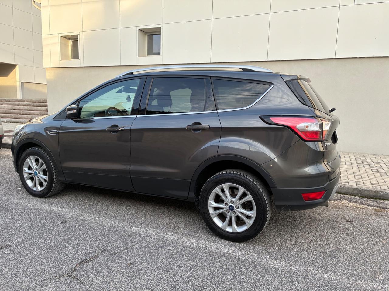 Ford Kuga 1.5 TDCI 120 CV S&S 2WD Titanium