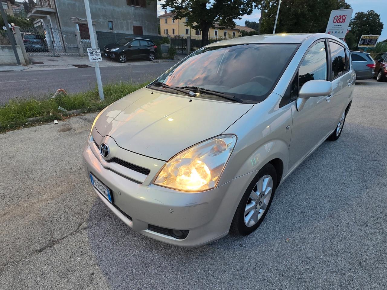 Toyota Corolla Verso 2.2 16V D-4D Sol