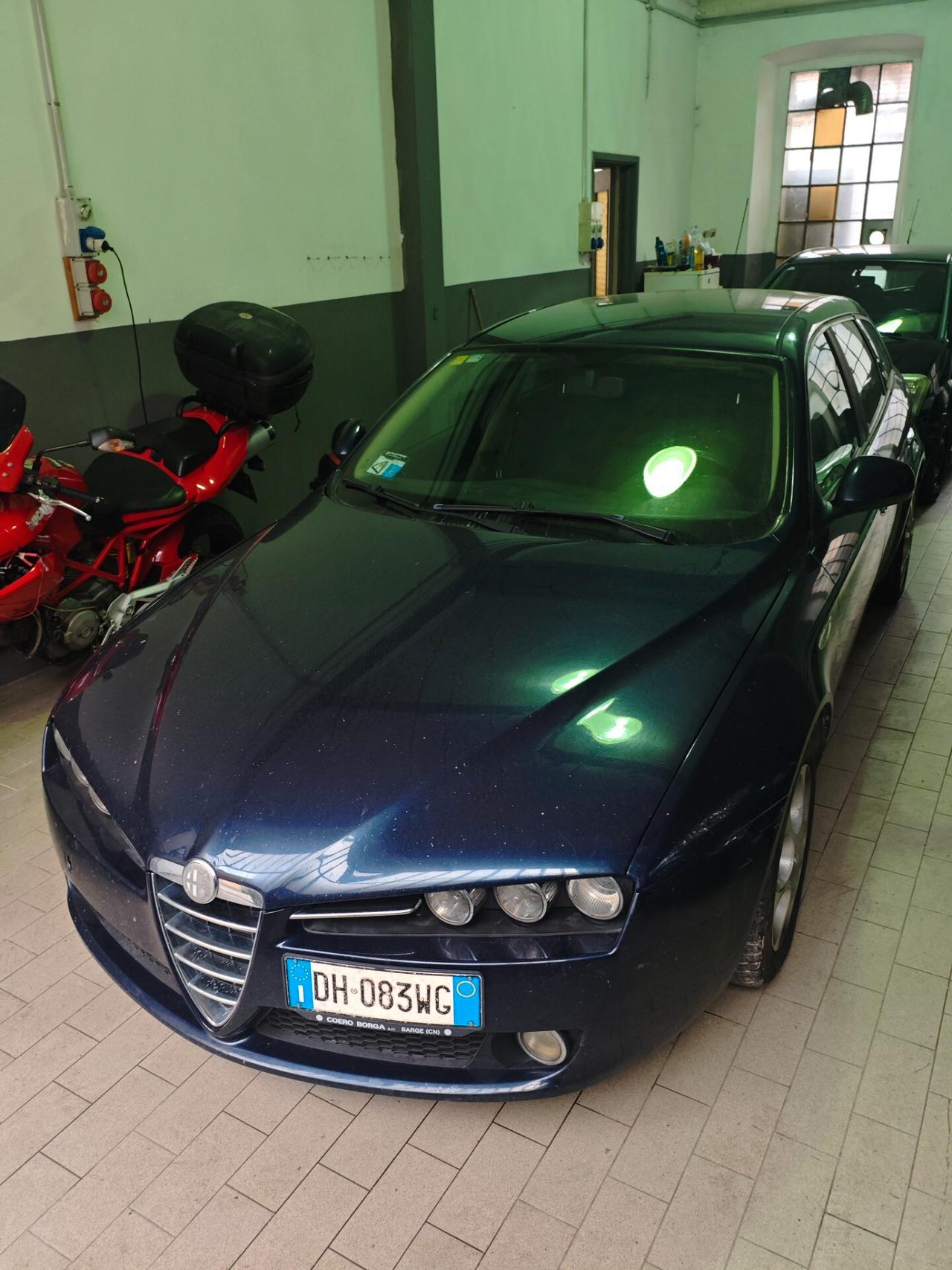 Alfa Romeo 159 1.9 JTDm 16V Sportwagon Distinctive
