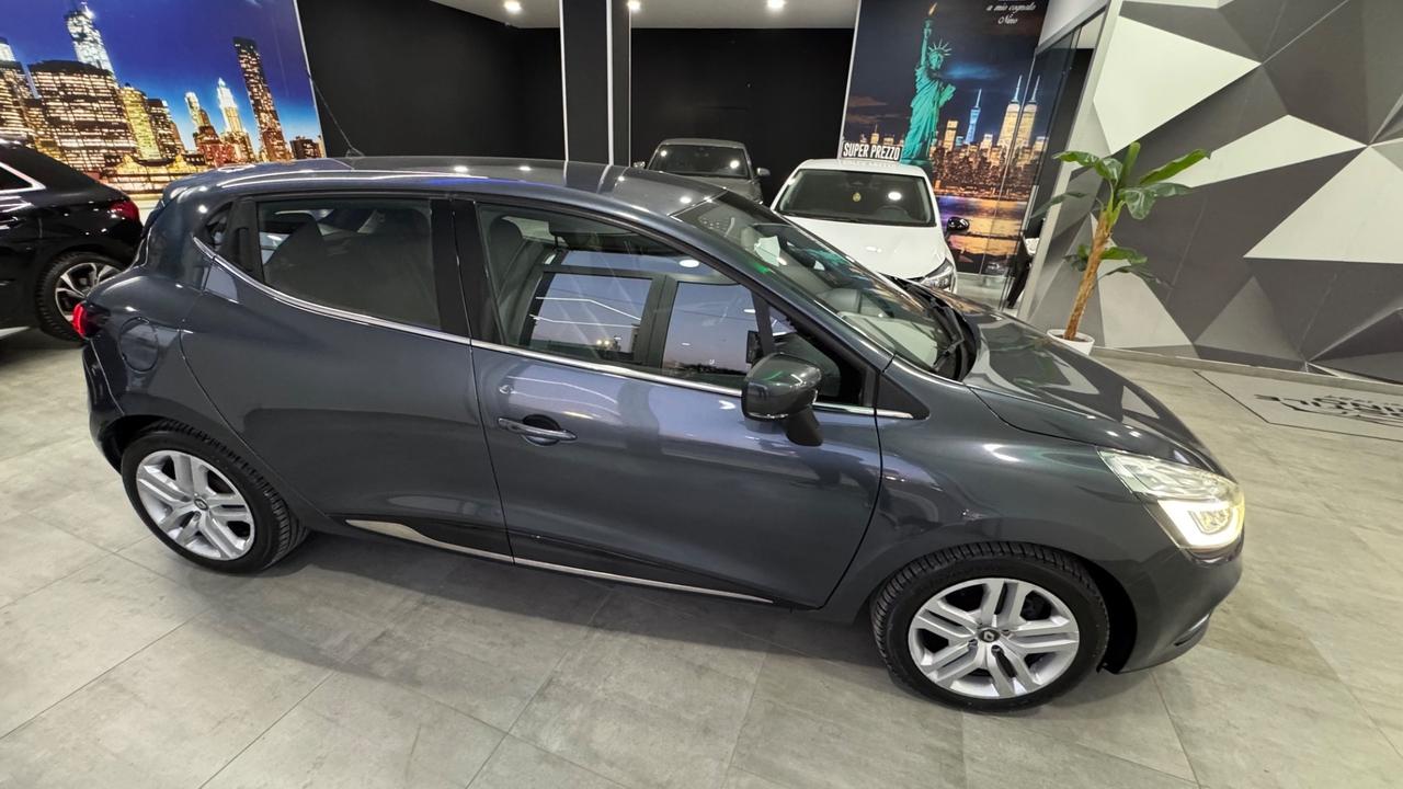 Renault Clio dCi 8V 90 CV 5 porte Moschino Intens
