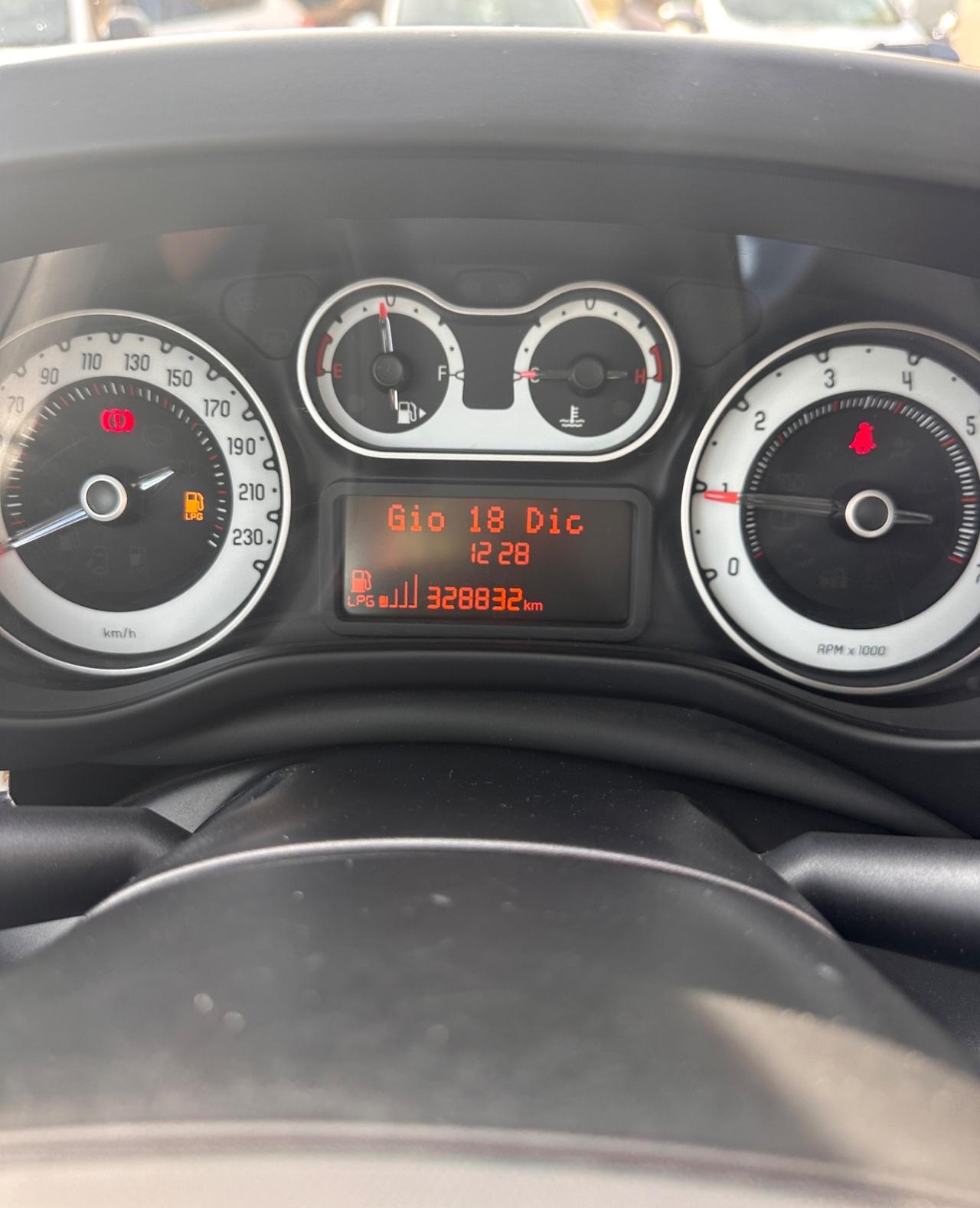 Fiat 500L 1.4 T-Jet 120 CV GPL Lounge