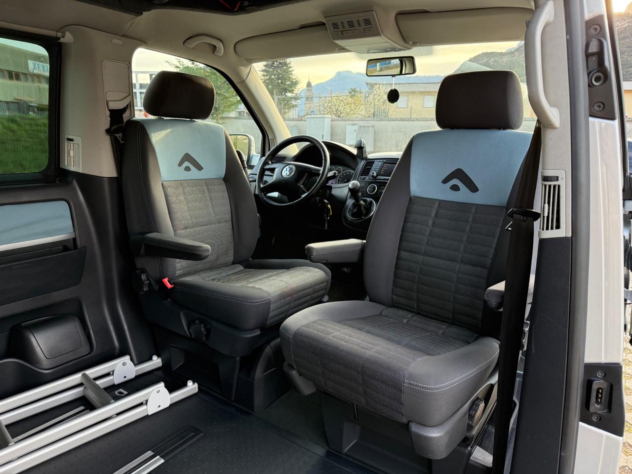 T5 Multivan 2.5 TDI/130CV California Beach