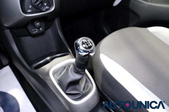 TOYOTA Aygo 1.0 VVT-i 69 CV 5 PORTE X-COOL TSS NEOPATENTATI