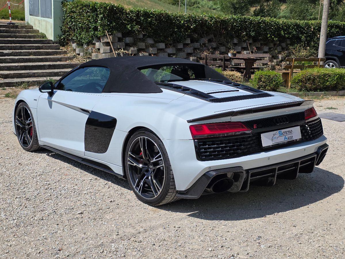 AUDI R8 V10 SPYDER QUATTRO PERFORMANCE