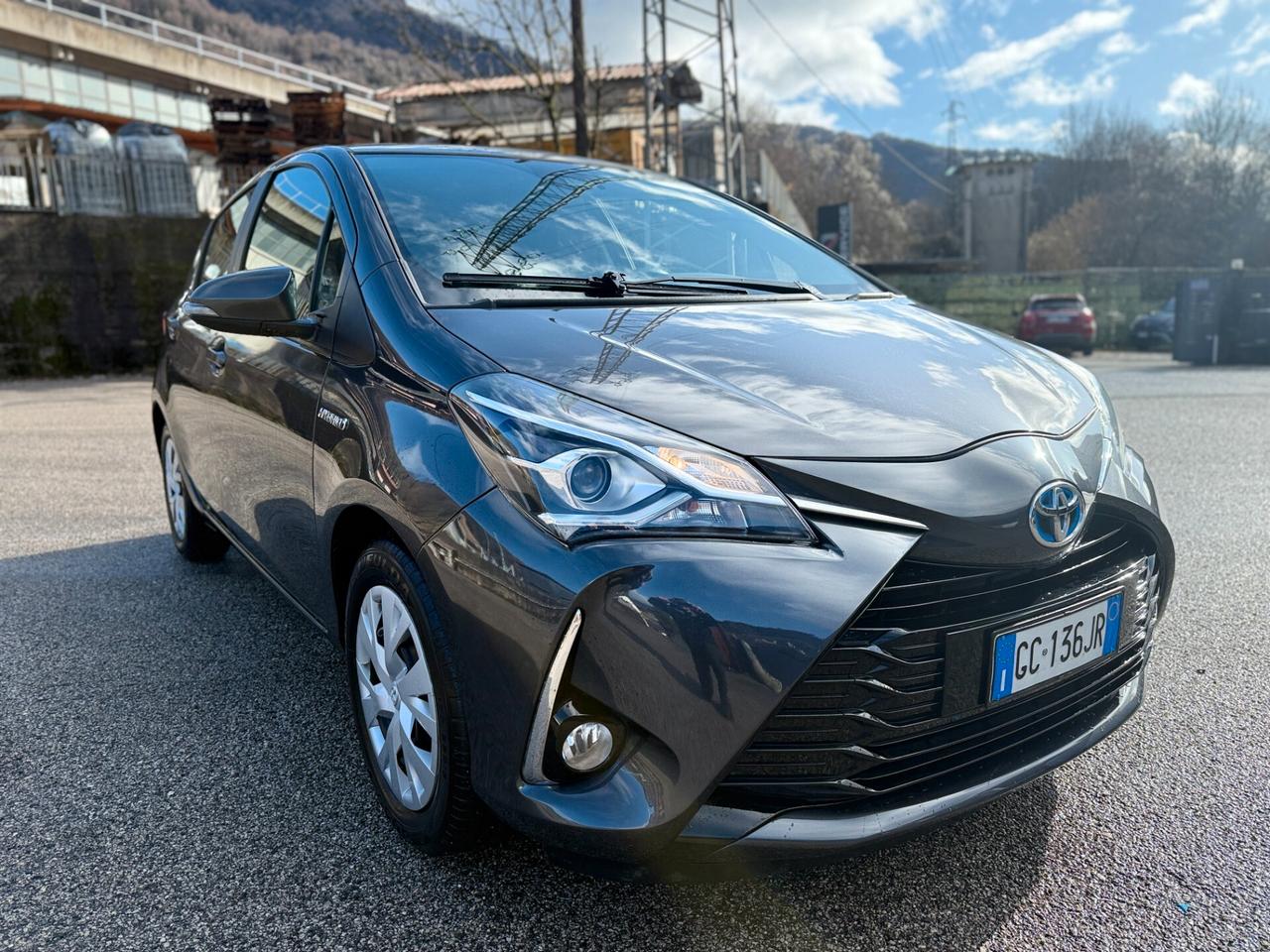 Toyota Yaris 1.5 Hybrid 5 porte Business 73cv
