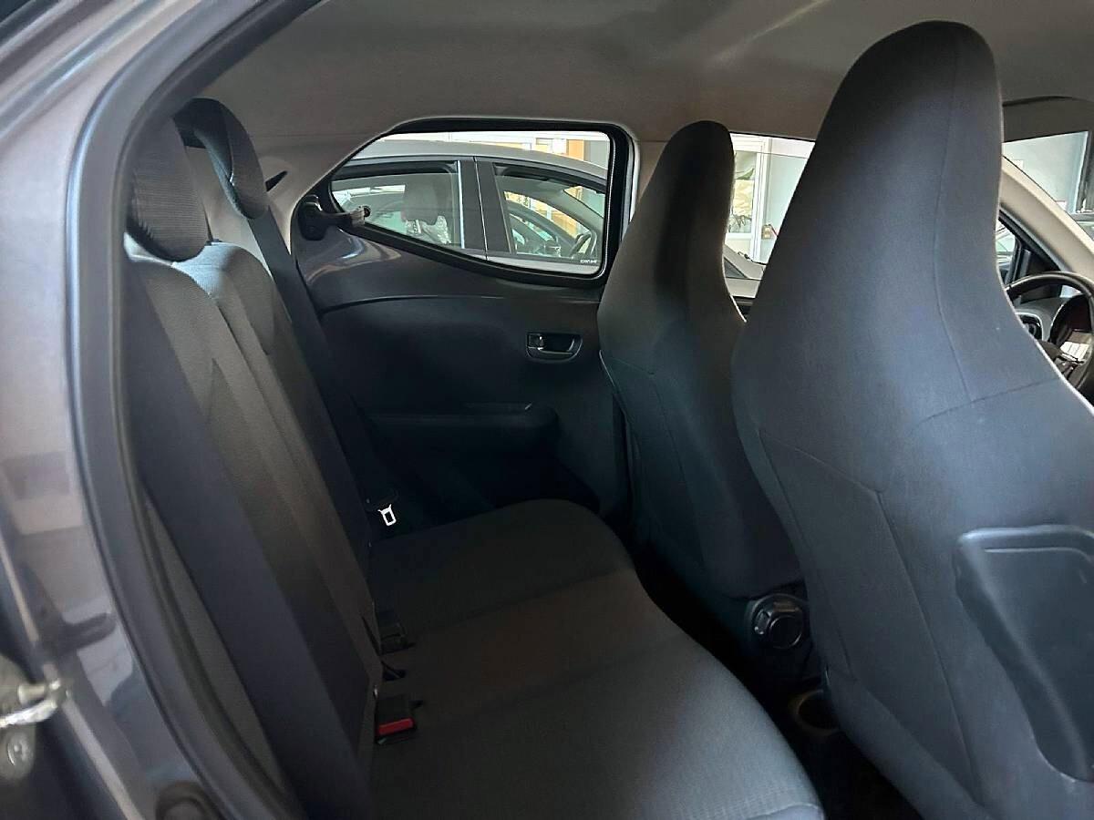 Toyota Aygo Connect 1.0 VVT-i 72 CV 5 porte x-fun