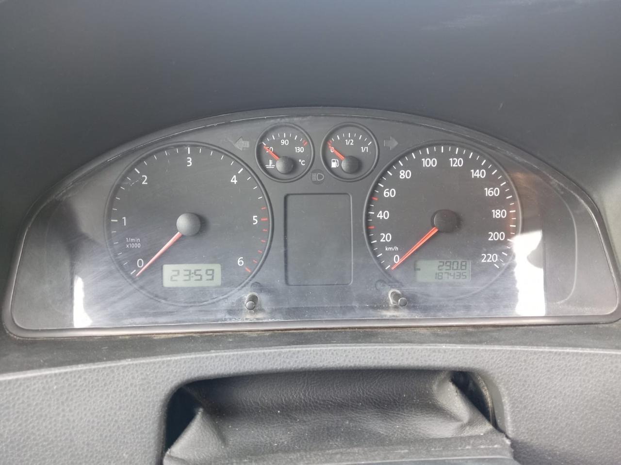 Volkswagen Transporter 2.5 TDI/130CV PC-TM Kombi