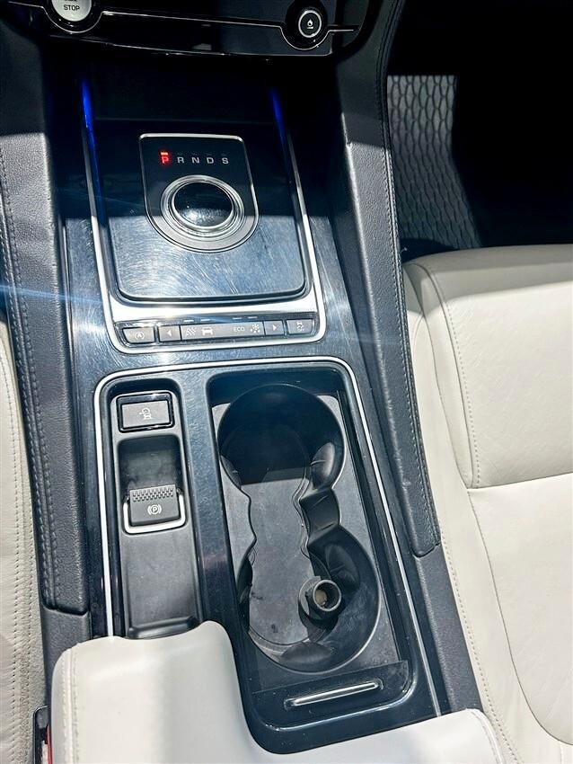 Jaguar F-Pace 3.0 D V6 300 CV AWD aut. S